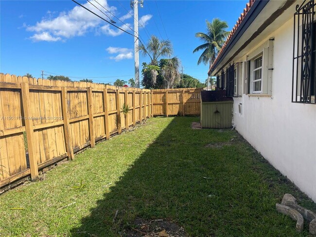 Photo - 3960 SW 68th Ave Unit 3960