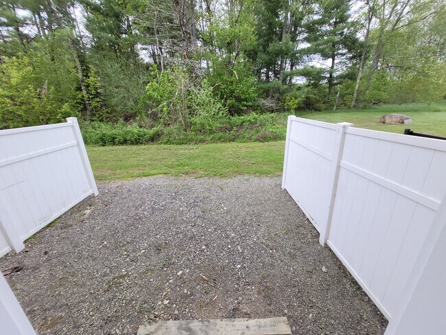 Photo - 1008 Fieldstone Ln