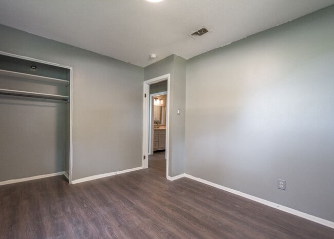 1811 Linda Ln