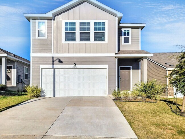 Building Photo - Beautiful 5 BR / 3 BA Home for Rent in Pfl...