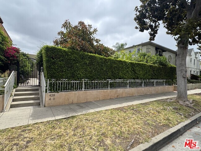 Building Photo - 428 S Doheny Dr Rental