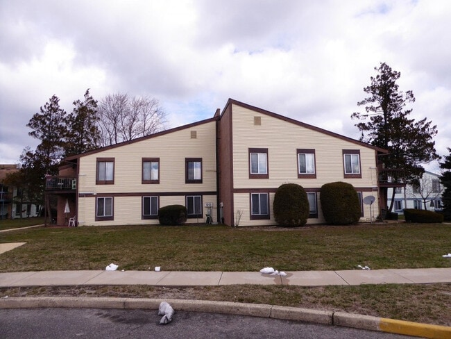 Building Photo - 2 Bedroom Condo in Burnt Tavern Manor Brick