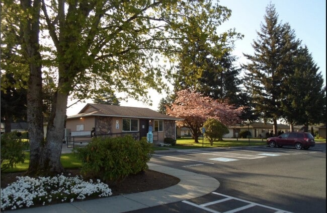 Photo - 1724 Grove St