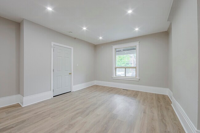 Photo - 25 Sandford Ave