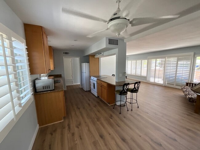 Photo - 1702 Capri Cir