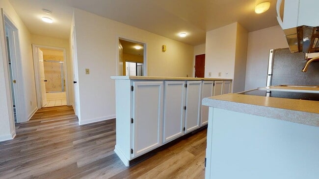 Photo - Charming 2BD/1BA Apartment in Prime Neighborhood with Parking Unit 102