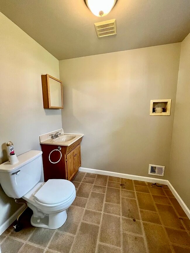 Photo - 127 W Penn Ave