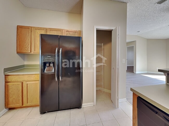 Photo - 509 Chancellor Dr W