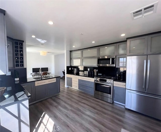 Building Photo - 1645 Camden Ave Unit 401