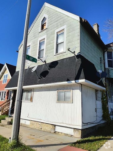 Building Photo - 1335 S 18th St Rental
