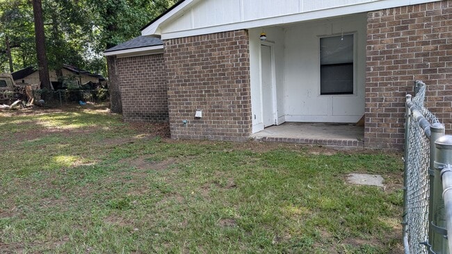 Photo - Spacious 2BD/2BA Duplex