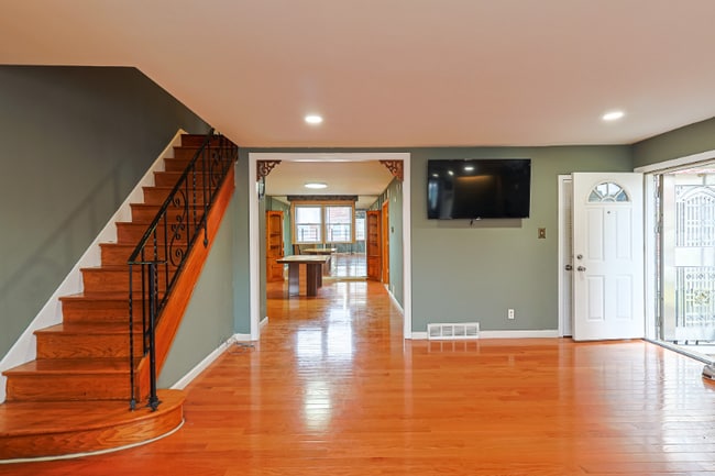 Photo - 2421 Vista St