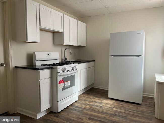 Photo - 218 S Broadway Unit #2