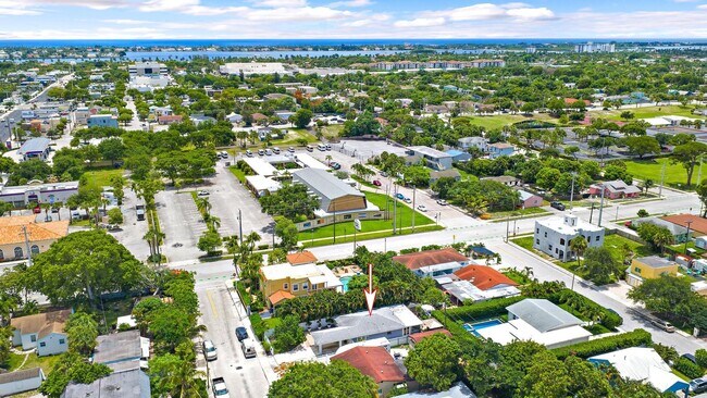 904 Ortega Rd