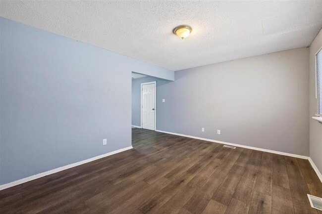 Photo - 2749 Dawson St