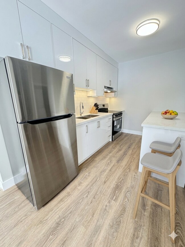 Photo - Unit E4- 199 Pine Street Tay Ontario L0K 2C0 Unité E4