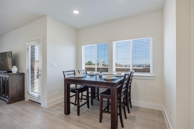 Photo - 322 Furlong Dr