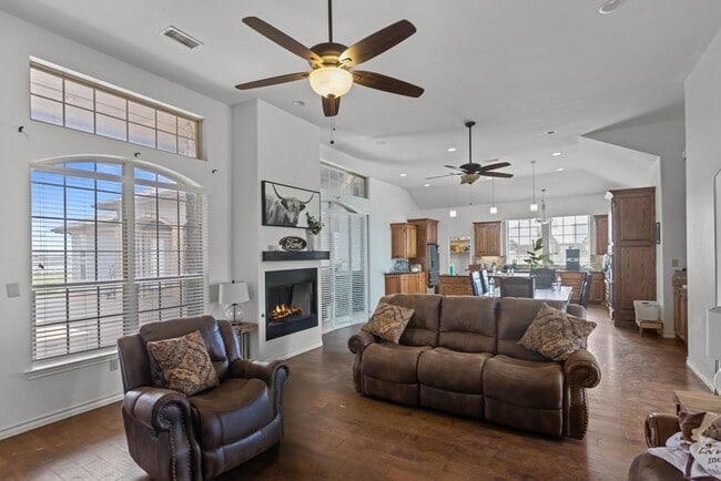 Photo - 3701 Timber Wolf Trl