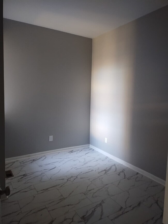 Photo - 2202 Brookfield Ave