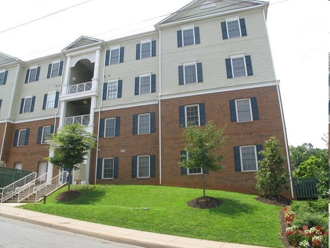 Photo - The Pointe Apartments
