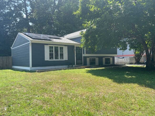 Updated Tri-Level home with solar panels! - Updated Tri-Level home with solar panels!