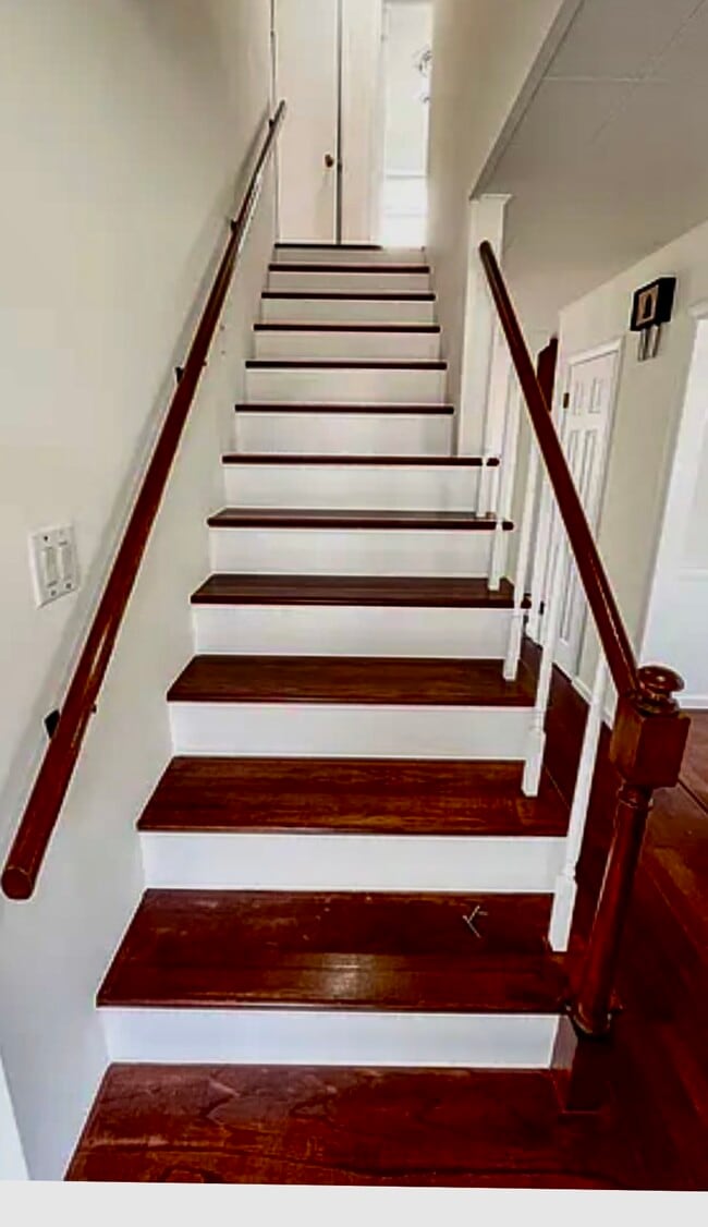 Photo - 143 Ramblewood Rd