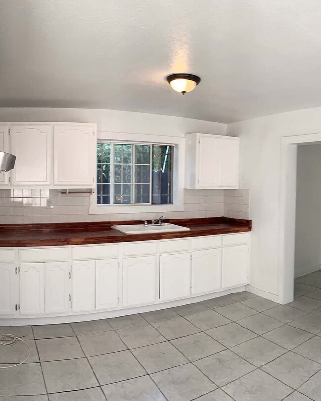 Photo - 9618 Evers Ave