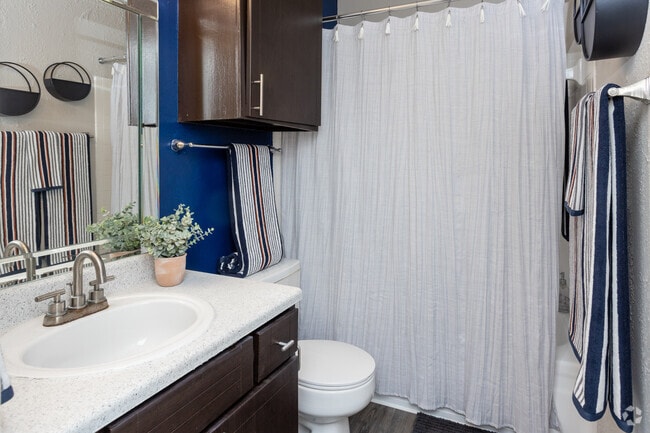2BR,1BA-880SF