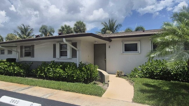 Building Photo - 2805 Crosley Dr E Unit Apt E