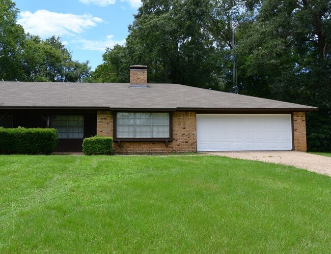 Building Photo - Whitehouse ISD - 3 Bedroom, 2 Bath Duplex, Lawn Care Provided!