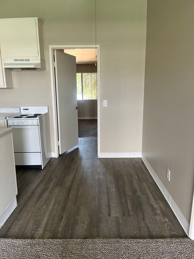 Photo - 1 Bedroom 1 Bathroom Apartment For Rent (55+) Unit 33