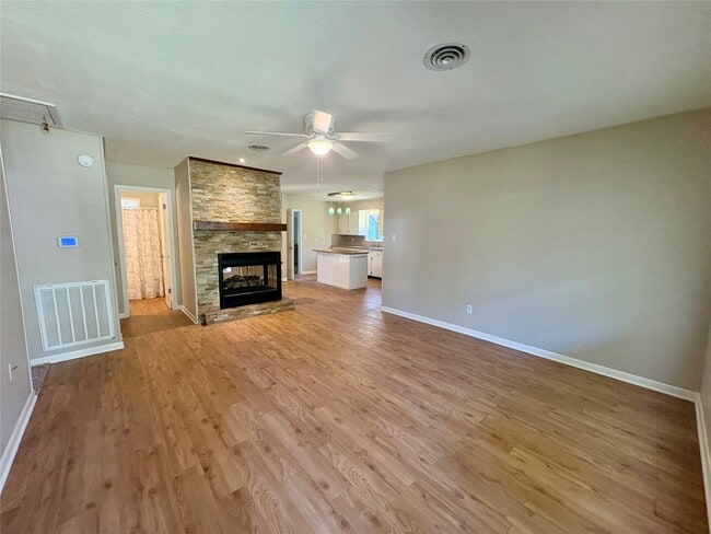 Photo - 101 Pine Shadows Ln