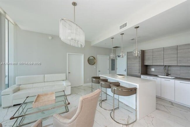 Photo - 400 Sunny Isles Blvd Unidad 400 Sunny Isles Blvd # 104