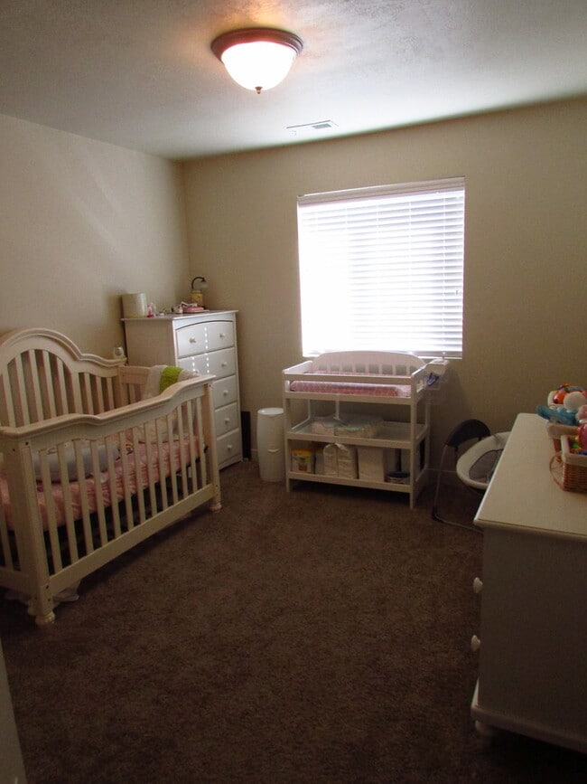 Photo - 3 Bedroom 2 bath in Vineyard!!