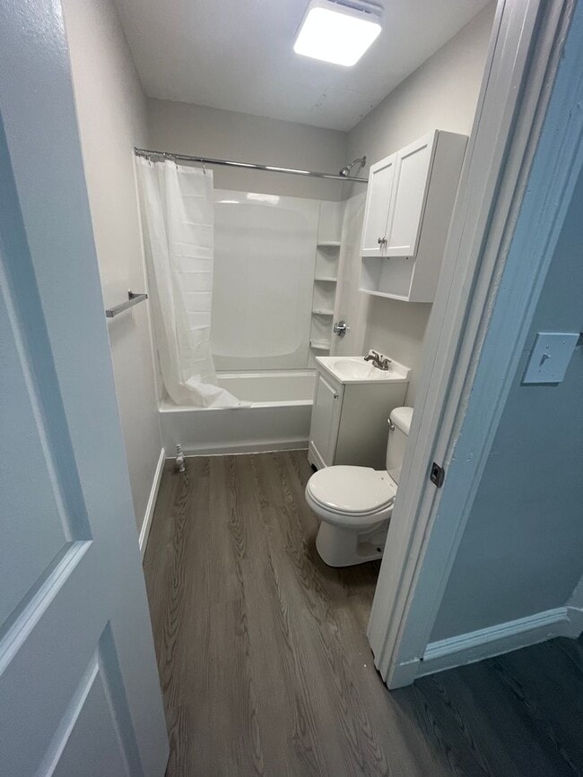 Photo - BRAND NEW STUDIO, Just finished . heat Hw inc no fee Students ok NEW KIT, BATH, FLOORS , PAINT