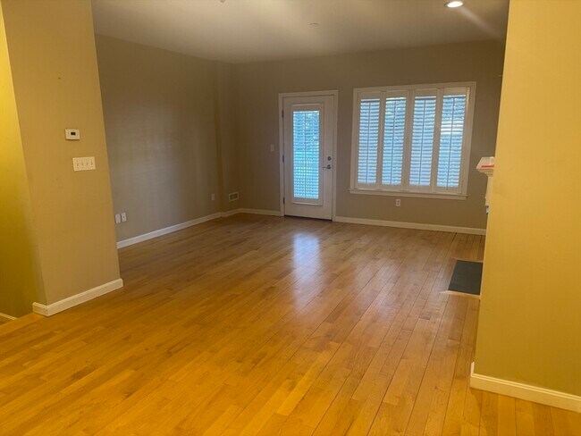 Photo - 400 Cross St Unit 403