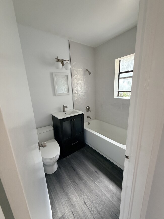 Photo - 1130 N Federal Hwy Unit 1