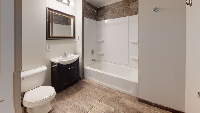 Photo - Affordable 6-Bedroom House Close to U of M...