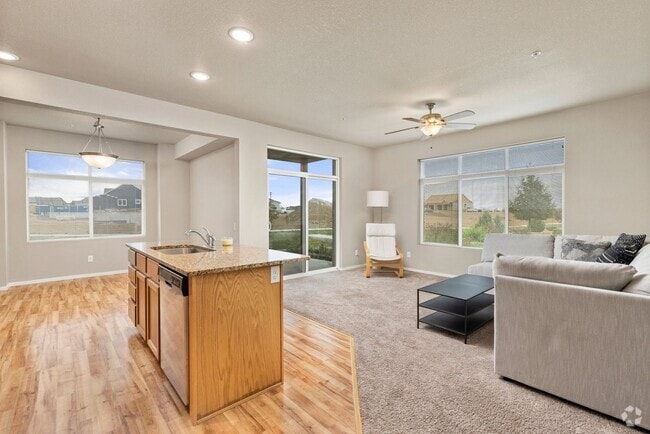 Building Photo - Clean and Modern Ground-Floor Condo with C... Unit 105
