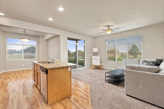 Clean and Modern Ground-Floor Condo with C... - Clean and Modern Ground-Floor Condo with C... Unit 105