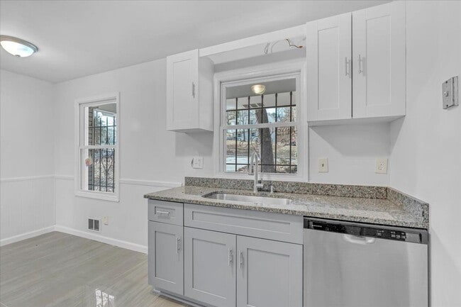 Photo - 2080 Bluffton Way