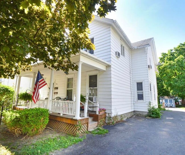 Photo - 163 Lewis St Unit 163 Lewis St, Upper-Apt 2