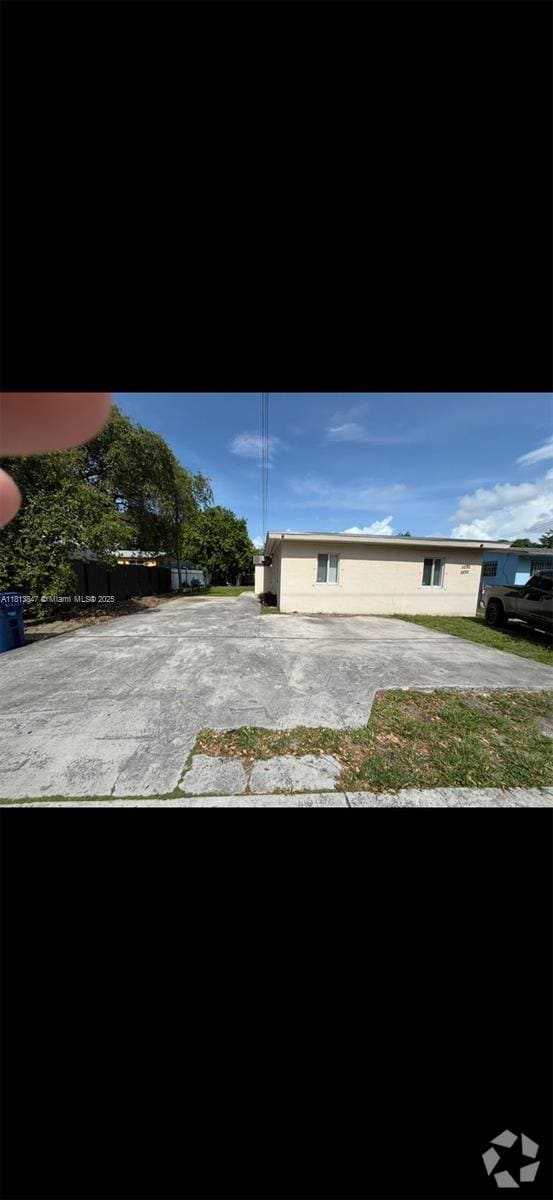 Building Photo - 5230 NW 29th Ave Unit 1 Rental