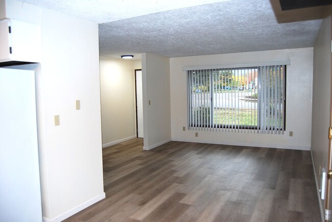 MCQ320 - MCQ320 Apartment Unit B