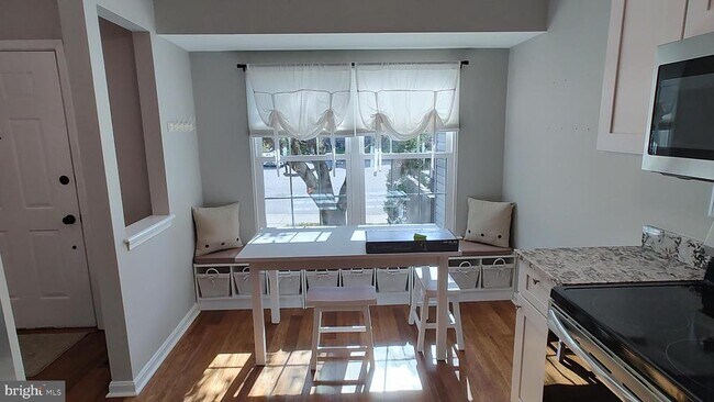 Photo - 442 Darby Ln