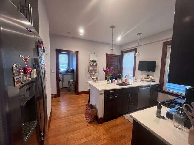 Photo - 181 M St Unidad 2