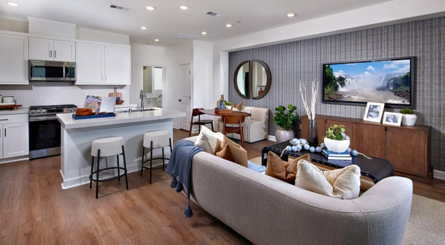 Building Photo - Large new home in desirable South Bay Epoca Master Planned Community