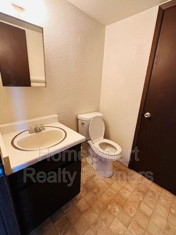 Photo - 185 Monroe Ave