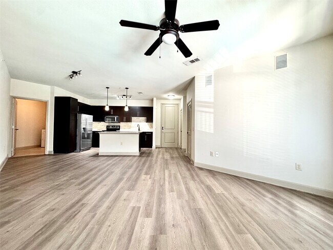 Photo - 3788 Richmond Ave. Unidad 1278