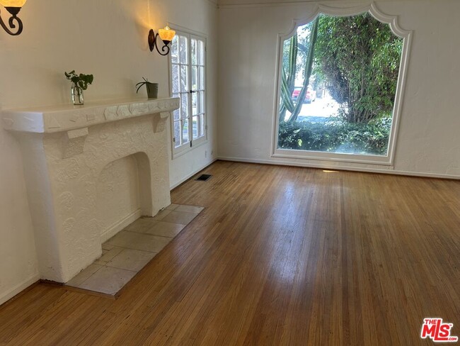 Photo - 1277 Ridgeley Dr